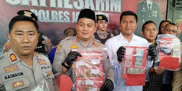 satreskrim-polres-jombang-ungkap-kasus-pembunuhan-nenek-pelaku-ditangkap