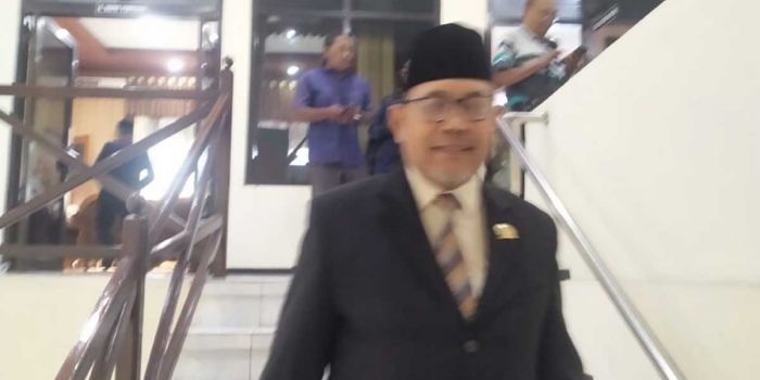 Komarudin, anggota DPRD Trenggalek yang baru dilantik menggantikan Nur Effendi.