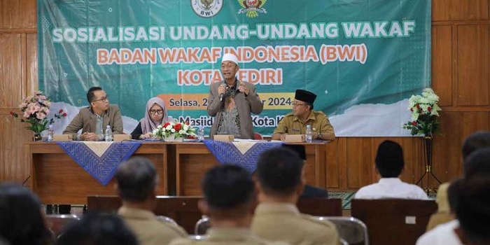 Ketua Perwakilan BWI Kota Kediri, KH. Zubaduzzaman, saat memberi sambutan. Foto: Ist 