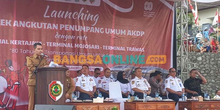 bupati-resmikan-angkutan-feeder-wisata-trawas-mojokerto-siap-beroperasi-besok