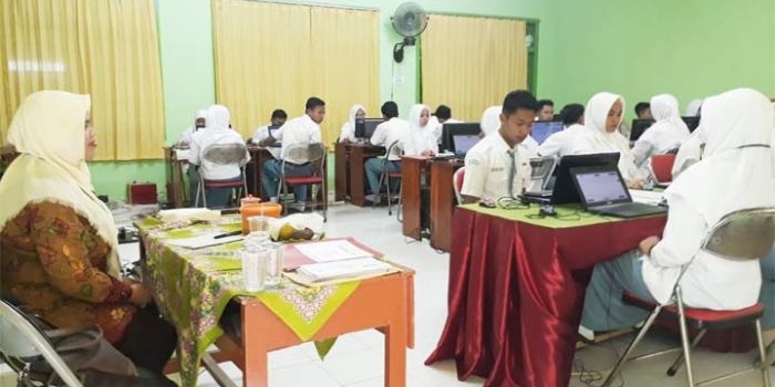 Suasana UNBK di salah satu sekolah.