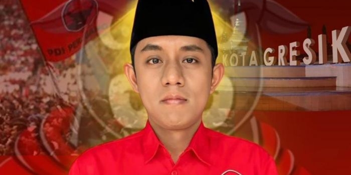 Chesy Bima Laksana, Ketua PAC PDIP Kebomas.