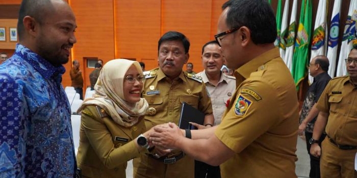 pemkab-kediri-dorong-optimalisasi-pad-retribusi-jaringan-fiber-optik