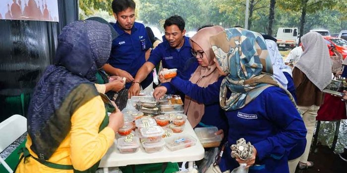 dukung-pertumbuhan-umkm-warga-sekitar-petrokimia-gresik-kembali-gelar-bazar-ramadhan-lontar-2026