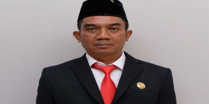 ketua-komisi-ii-dprd-kabupaten-mojokerto-apresiasi-atlet-loncat-indah-yang-raih-2-emas