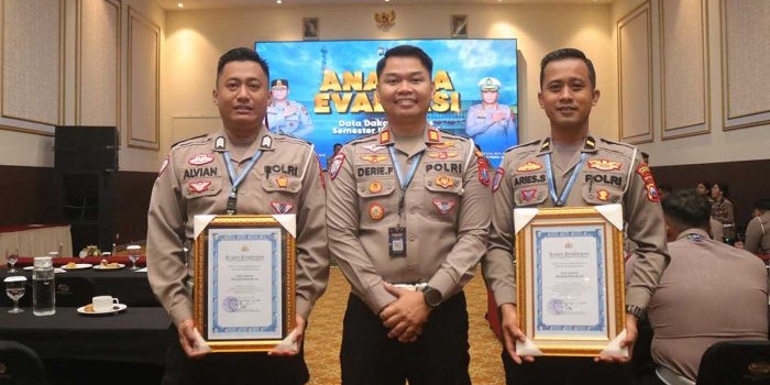 Penghargaan yang diraih Satlantas Polres Pasuruan.