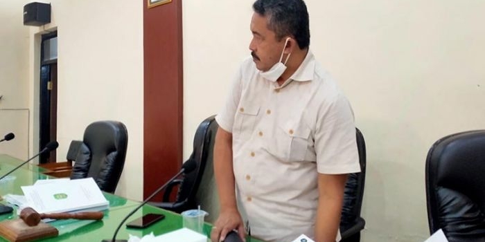 Sukarodin, Ketua Komisi 3 DPRD Trenggalek saat di ruang rapat gedung DPRD Trenggalek. foto: HERMAN/ BANGSAONLINE