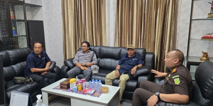 perkuat-sinergi-dan-komunikasi-pwi-ngawi-lakukan-kunjungan-ke-kejaksaan-negeri-kabupaten