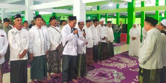 Wali Santri PP Al-Yasini yang tergabung dalam Jawas (Jaringan Wali Satri) saat deklarasi siap memenangkan KH. Mujib Imron di Pilkada Kabupaten Pasuruan.