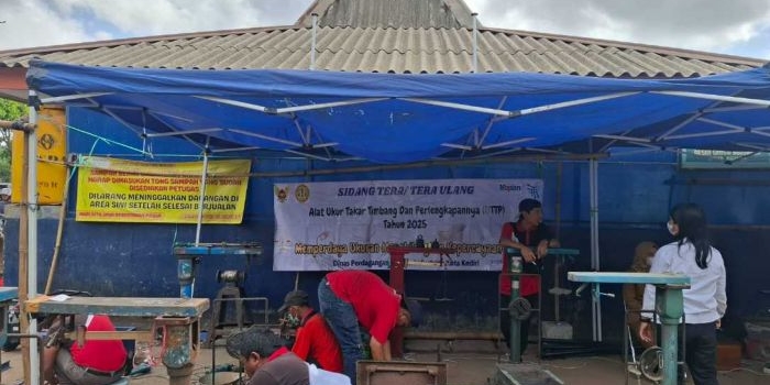 awasi-berkala-alat-uttp-pedagang-pemkot-kediri-gelar-tera-ulang-ke-pasar-dan-toko-perhiasan