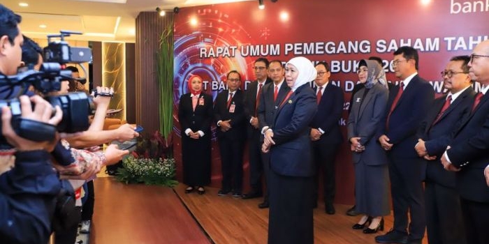 direksi-dan-komisaris-baru-gubernur-khofifah-dorong-bank-jatim-jadi-bpd-nomor-1-di-indonesia