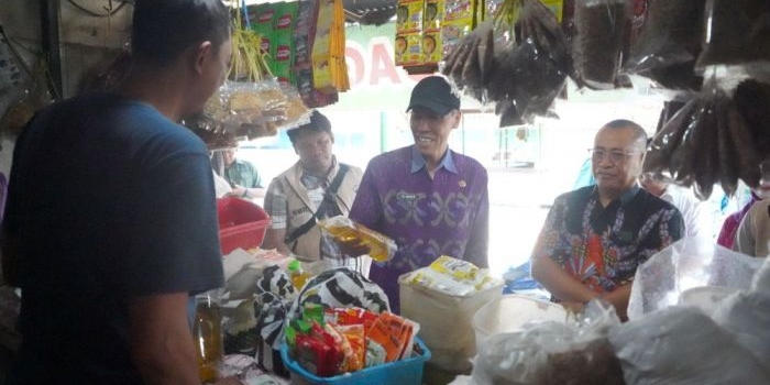 disperdagin-kota-kediri-dan-bulog-sidak-harga-di-pasar-setono-betek-ini-hasilnya