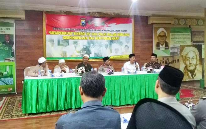 Silaturahim Kapolda Jatim Inspektur Jenderal Machfud Arifin dengan para ulama di PWNU Jatim.