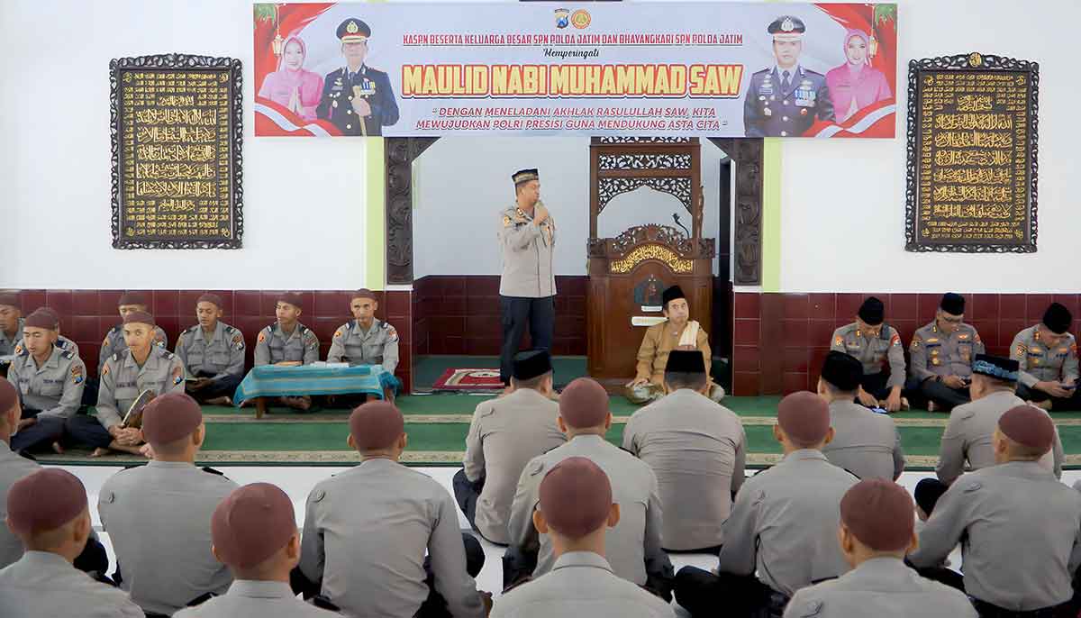 Peringatan Maulid Nabi Muhammad SAW yang digelar SPN Polda Jatim.