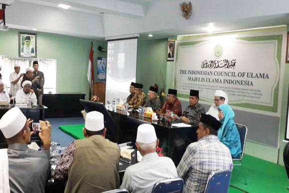Pengurus pusat MUI menyampaikan pendapat dan sikap terkait dugaan penistaan agama yang dilakukan Gubernur DKI Jakarta Basuki Tjahaja Purnama (Ahok).