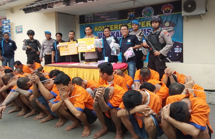 PANEN TANGKAPAN: Hasi tangkapan Satreskoba Polresta Sidoarjo yang berhasil menangkap 29 orang pelaku narkoba.