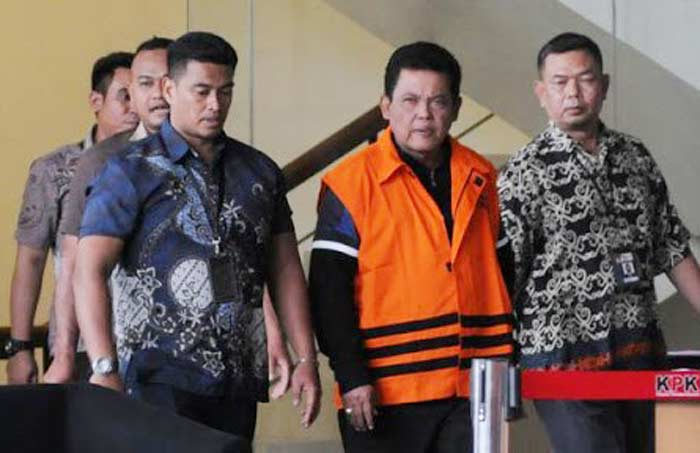 Wali Kota Pasuruan Setiyono saat digelandang menuju gedung KPK.