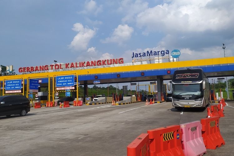 Rekayasa Lalu Lintas di Tol Kalikangkung-Karawang Dihentikan, Ruas Jalan Berjalan Normal. Foto: Ist