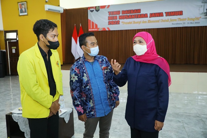 Gubernur Khofifah Ajak Kolaborasi Mahasiswa di Bidang Ekonomi dan Energi Terbarukan