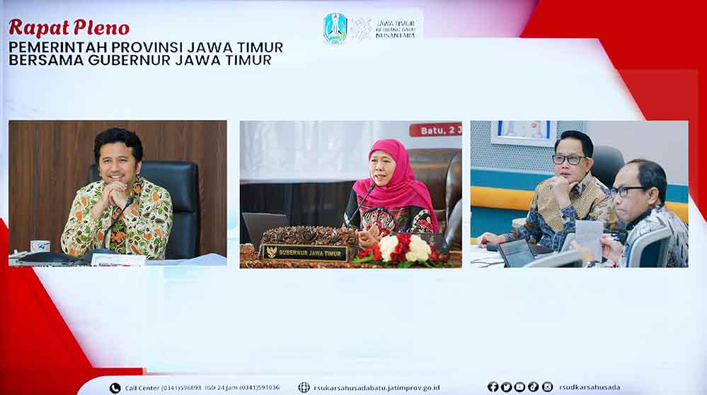 Gubernur Jatim, Khofifah Indar Parawansa (tengah) saat memimpin Rapat Pleno Pemprov Jatim via Zoom Meeting. (Ist)