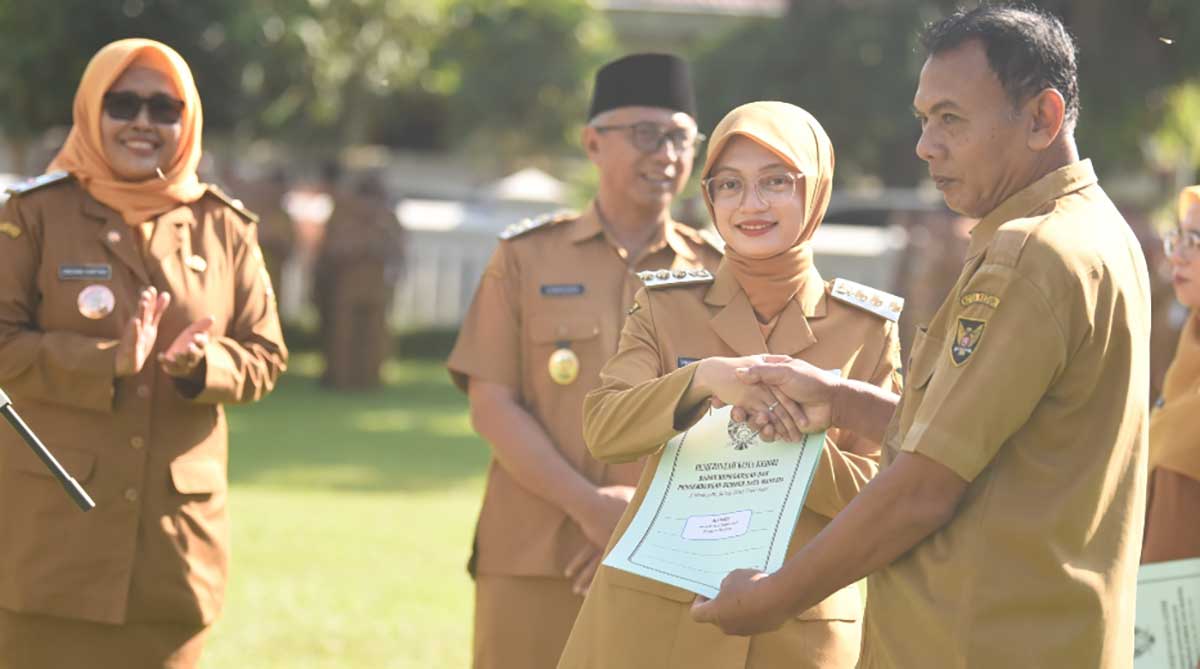 Wali Kota Kediri Serahkan SK Kenaikan Pangkat 276 ASN