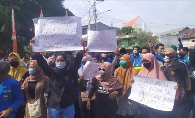 Mahasiswa Jombang Turun Jalan, Tolak Omnibus Law