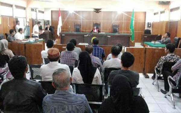 Suasana sidang gugatan di PN Malang oleh warga Madyopuro terhadap pemerintah, soal pembebasan lahan tol Malang-Pandaan. 
