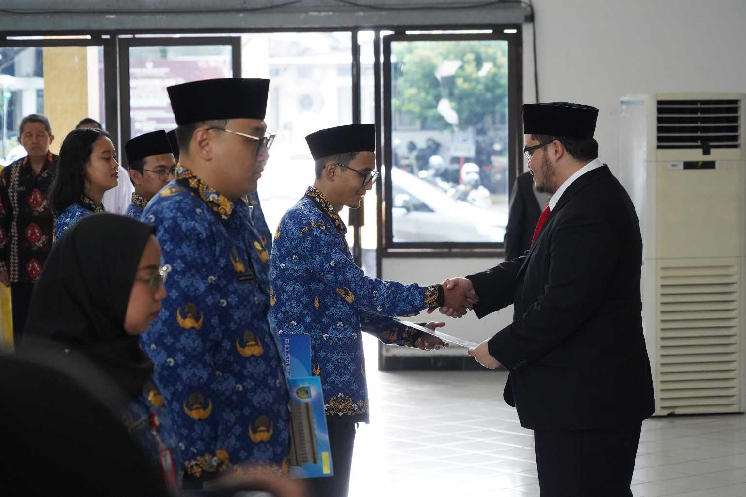 Bupati Kediri saat pelantikan PNS