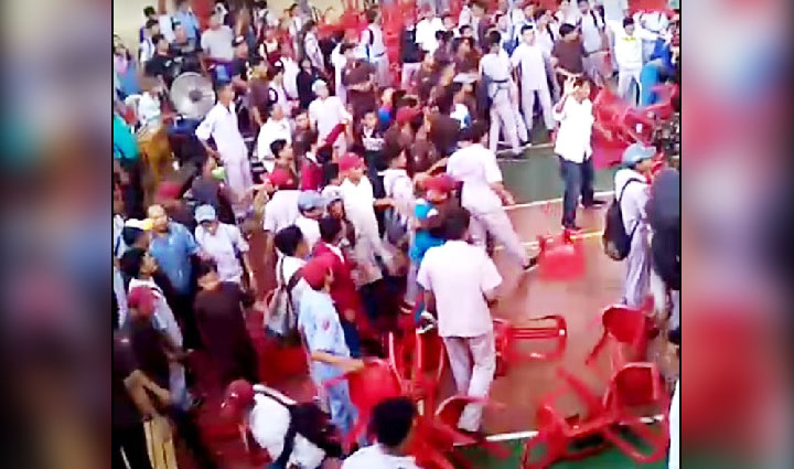 Cuplikan video yang menunjukkan sejumlah pelajar SMKN 2 Kota Probolinggo adu jotos.