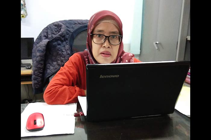 Vitriani, Kasi Peningkatan dan Pendukung Jalan Dinas PU Bina Marga Pasuruan. foto: SUPARDI/ BANGSAONLINE