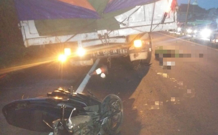Diduga kurang hati-hati saat berkendara, Agus Fitra Ifandi (40) asal Kota Malang mengalami kecelakaan di ruas Jalan Apollo Desa Karangrejo, Kecamatan Gempol, Jumat (21/5/2021) sekitar pukul 05.00 WIB. (foto: ist)