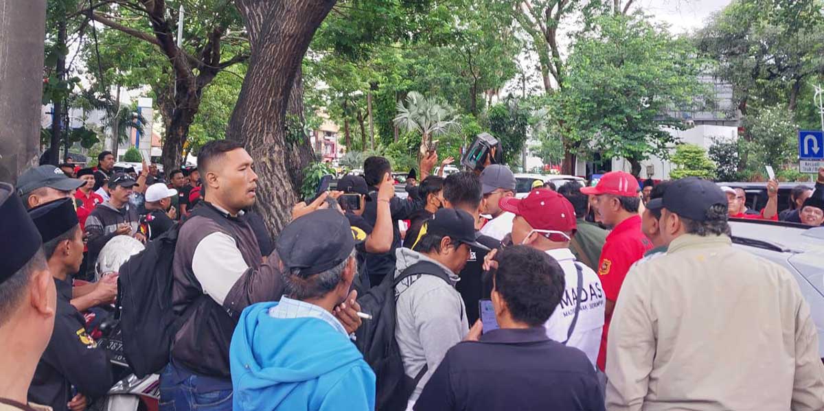 Demi Keamanan, Eksekusi Kantor Ormas Madas di Surabaya Ditunda