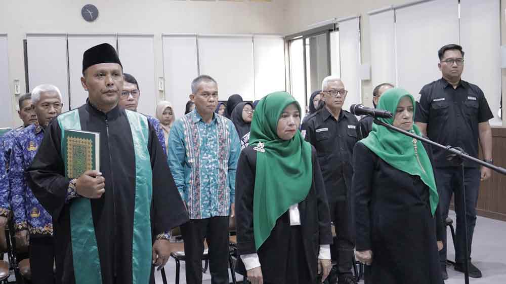dua PPAT baru saat pengambilan sumpah. (Ist)