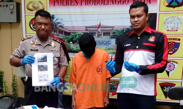 SPESIALIS: Tersangka curanmor spesialis parkiran minimarket, Taufik Hidayat beserta barang bukti saat publik ekspos di Mapolresta Probolinggo. foto: andi sirajuddin/ BANGSAONLINE