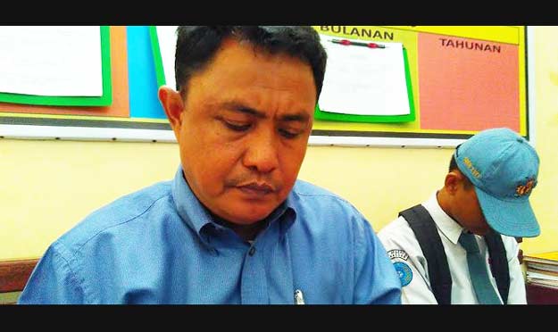 Ayah dan anak pelaku pengeroyokan Drs Dasrul ditetapkan sebagai tersangka.