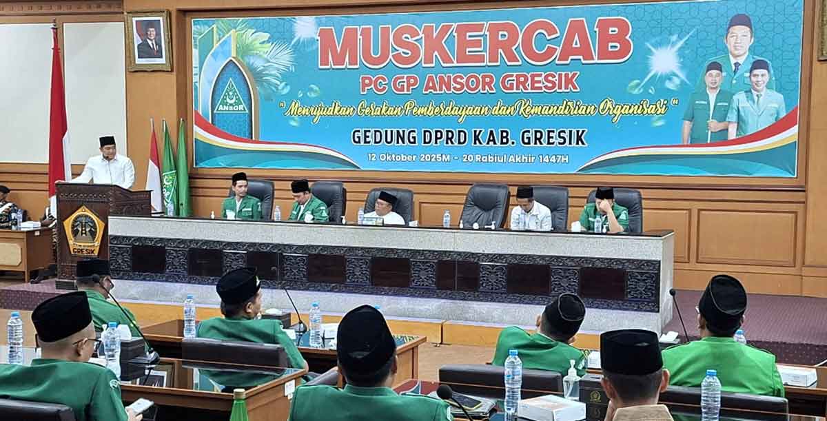 Ketua DPRD Gresik, M Syahrul Munir memberikan sambutan dalam Muskercab PC GP Ansor Gresik. Foto: Ist