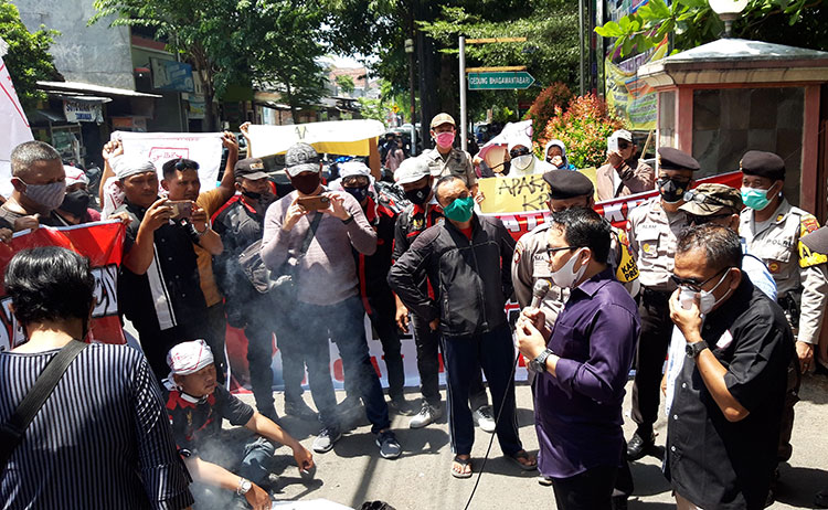 Dituduh Tak Netral, Komisioner KPU Kabupaten Kediri Diminta Sumpah Pocong