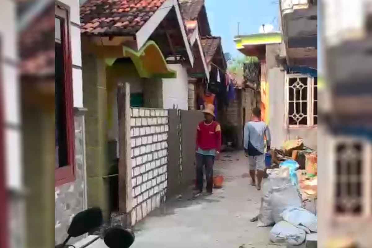 Rumah warga di Tambakboyo, Kabupaten Tuban ditembok gara-gara perselisihan.