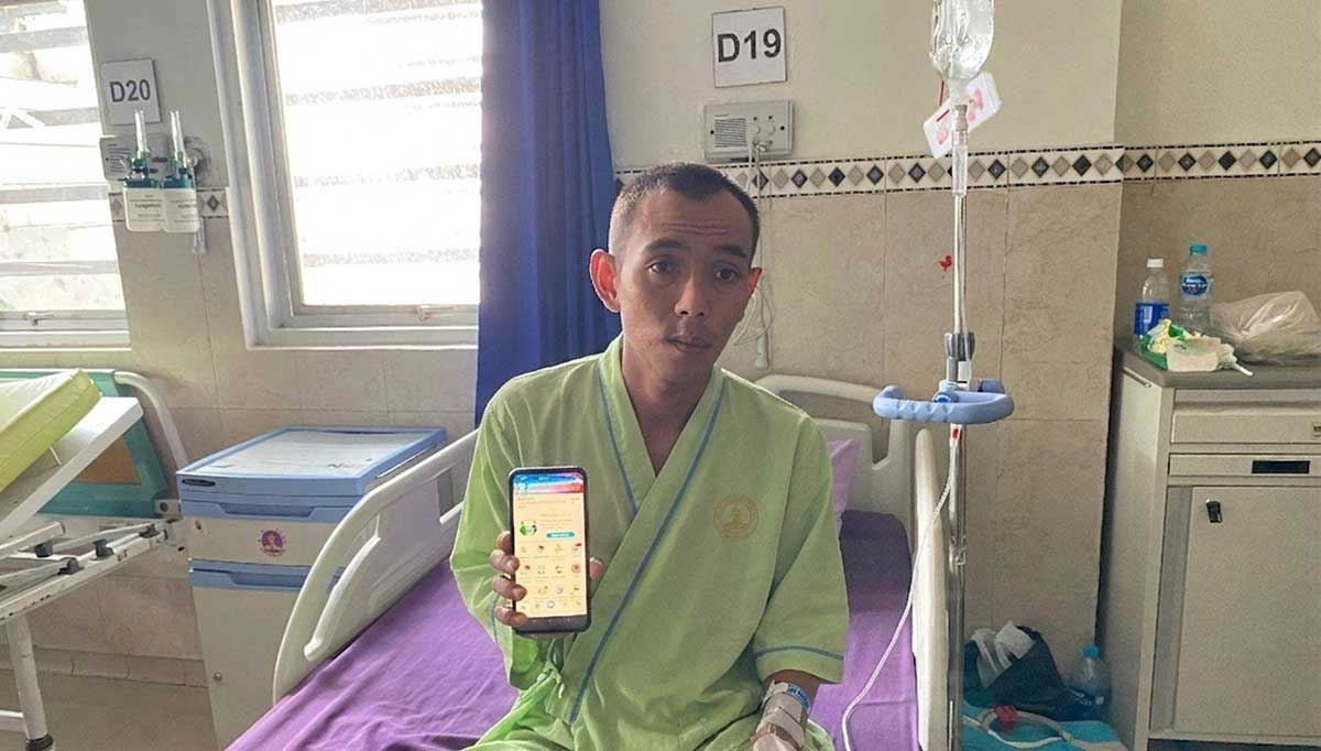 Joni Pranata, warga Desa Blimbing, Kecamatan Tarokan, Kabupaten Kediri, yang kini dapat menjalani pengobatan tanpa terbebani biaya. Foto: Ist