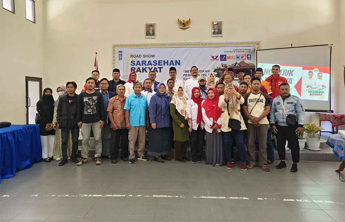 Sarasehan rakyat yang berlangsung di Nganjuk.