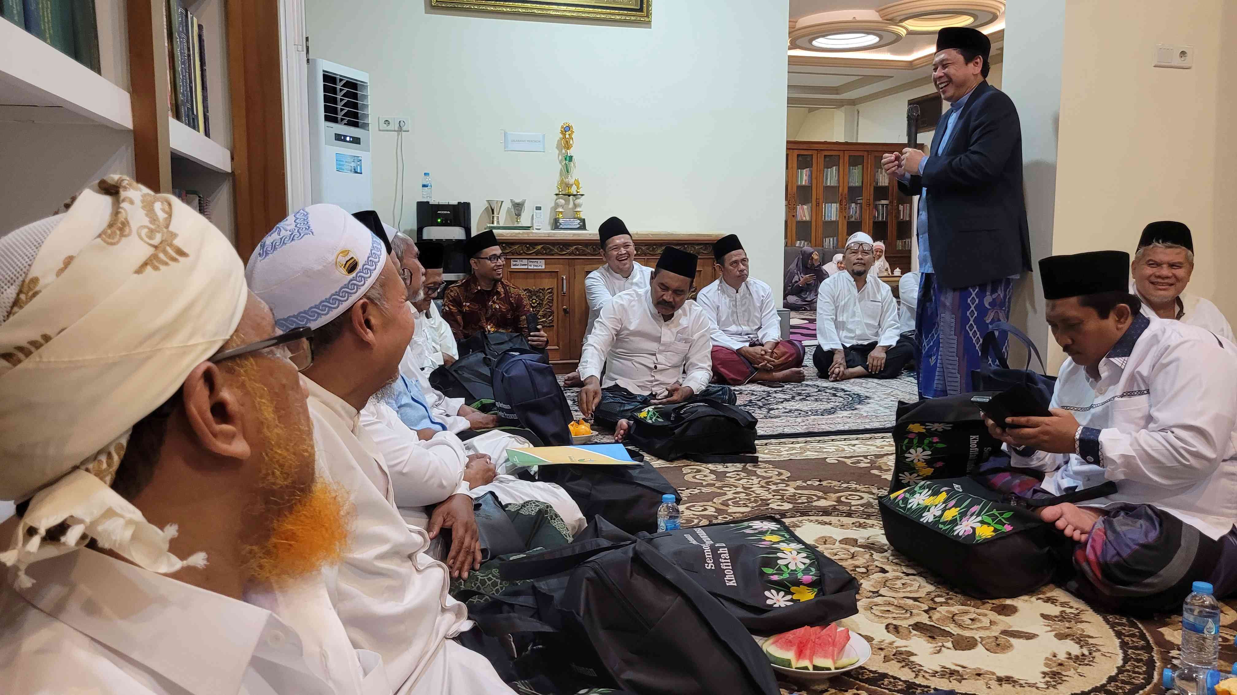 Buka Bersama 1 Muharram, Khofifah Apresiasi Kiai Asep, Prof Usep: Bung Tomo Muhibbin Hadratussyaikh