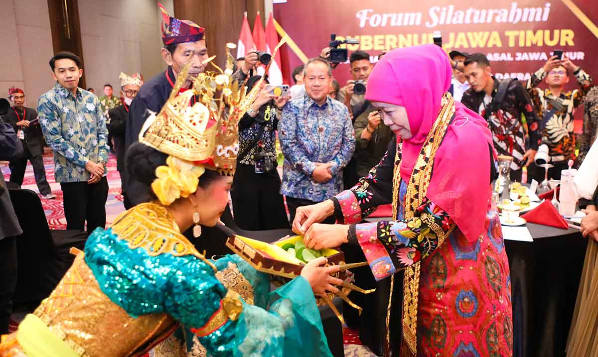 Gubernur Khofifah dalam Forum Silaturahim dengan masyarakat Lampung asal Jatim.