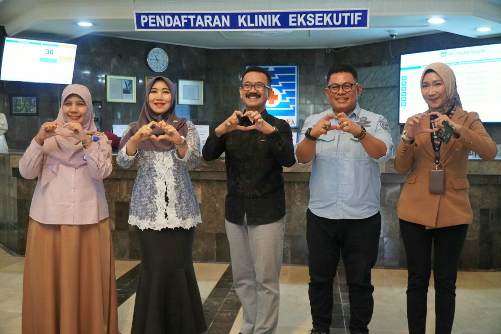 Anggota DPD RI, Dr. Lia Istifhama saat berkunjung dan meninjau fasilitas RS Delta Surya di Sidoarjo.
