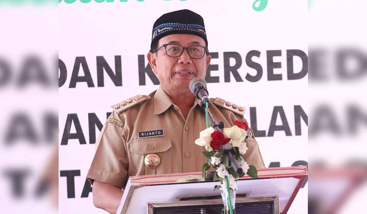 Bupati Rijanto.
