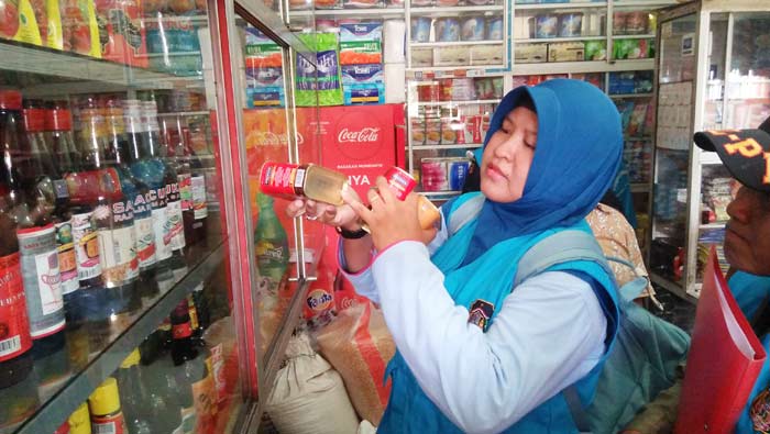 Sidak Mamin di Toko dan Distributor, TKP2MO Kota Blitar Temukan Puluhan Mamin Kadaluarsa
