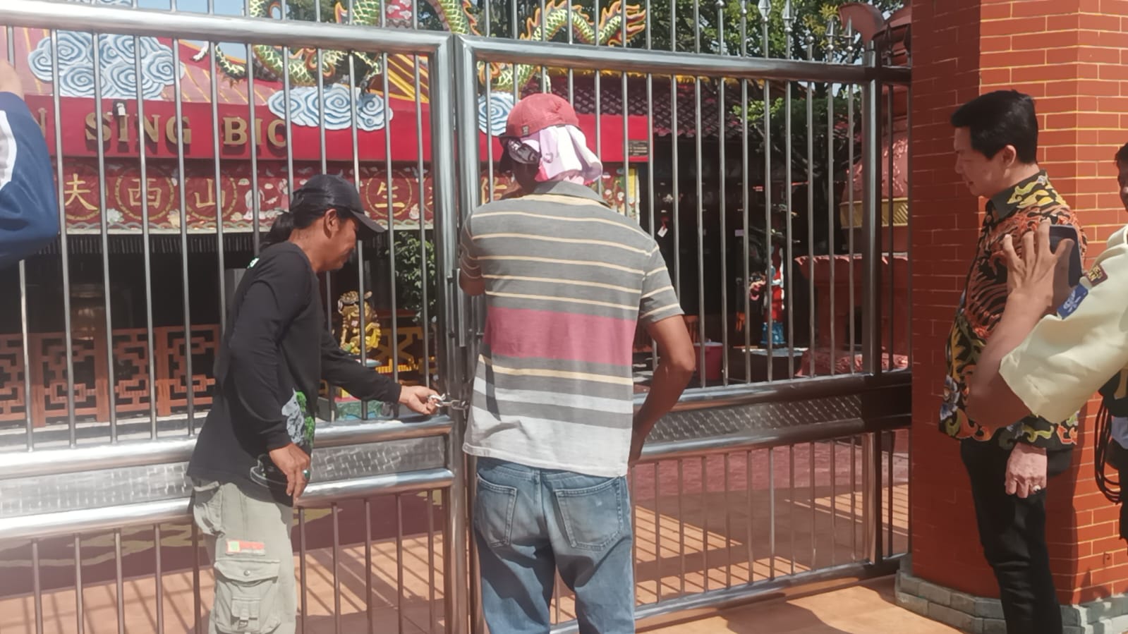 Ketua PSMTI Jatim Buka Paksa Klenteng Kwan Sing Bio Tuban, Ini Alasannya