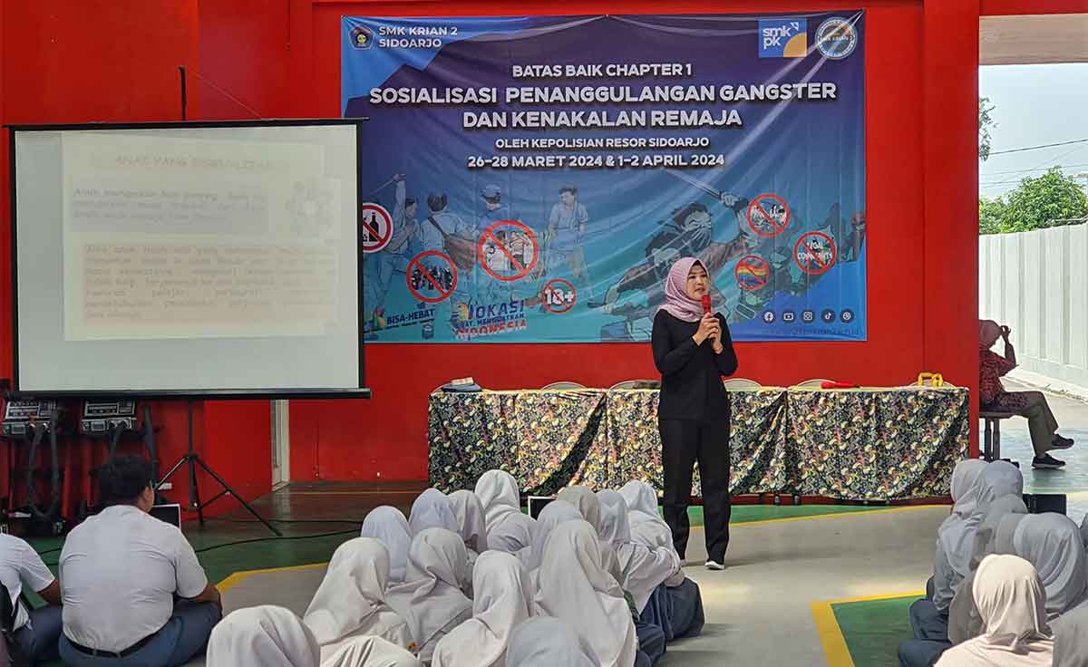 Edukasi yang dilakukan Unit PPA Satreskrim Polresta Sidoarjo ke pelajar.
