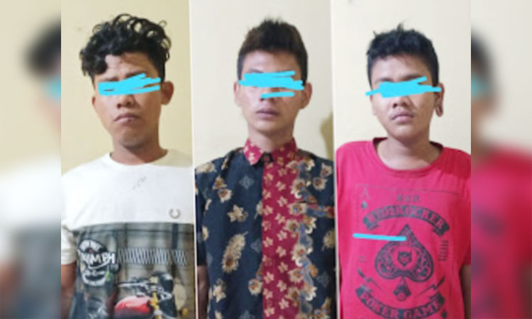 Tiga tersangka pengeroyokan yang diamankan jajaran Polsek Sambit, Ponorogo.