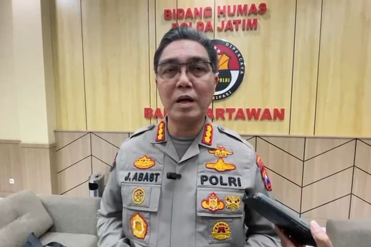 Kombes Pol Jules Abraham Abast, Kabid Humas Polda Jatim