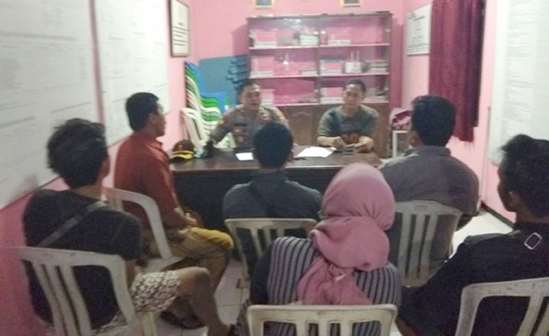 Para pemilik warkop saat diberi pembinaan di Polsek Kota Sidoarjo.